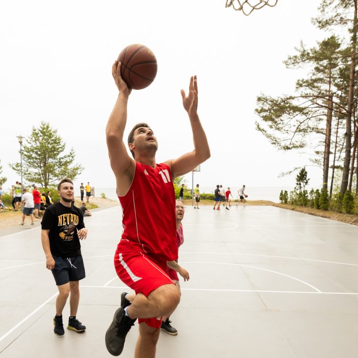 Basketbols pludmalē