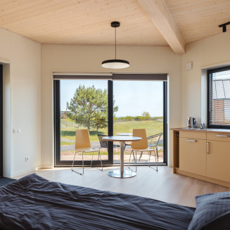 2-vietiga šūnu mājiņa two bedroom honeycomb house