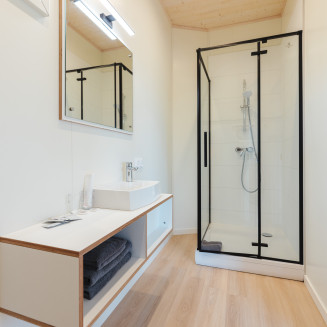 2-vietiga šūnu mājiņa two bedroom honeycomb house